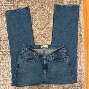 Abercrombie & Fitch Straight Leg Jeans in Medium Blue